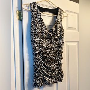 Le Chateau sexy sleeveless leopard shirt size Medium
